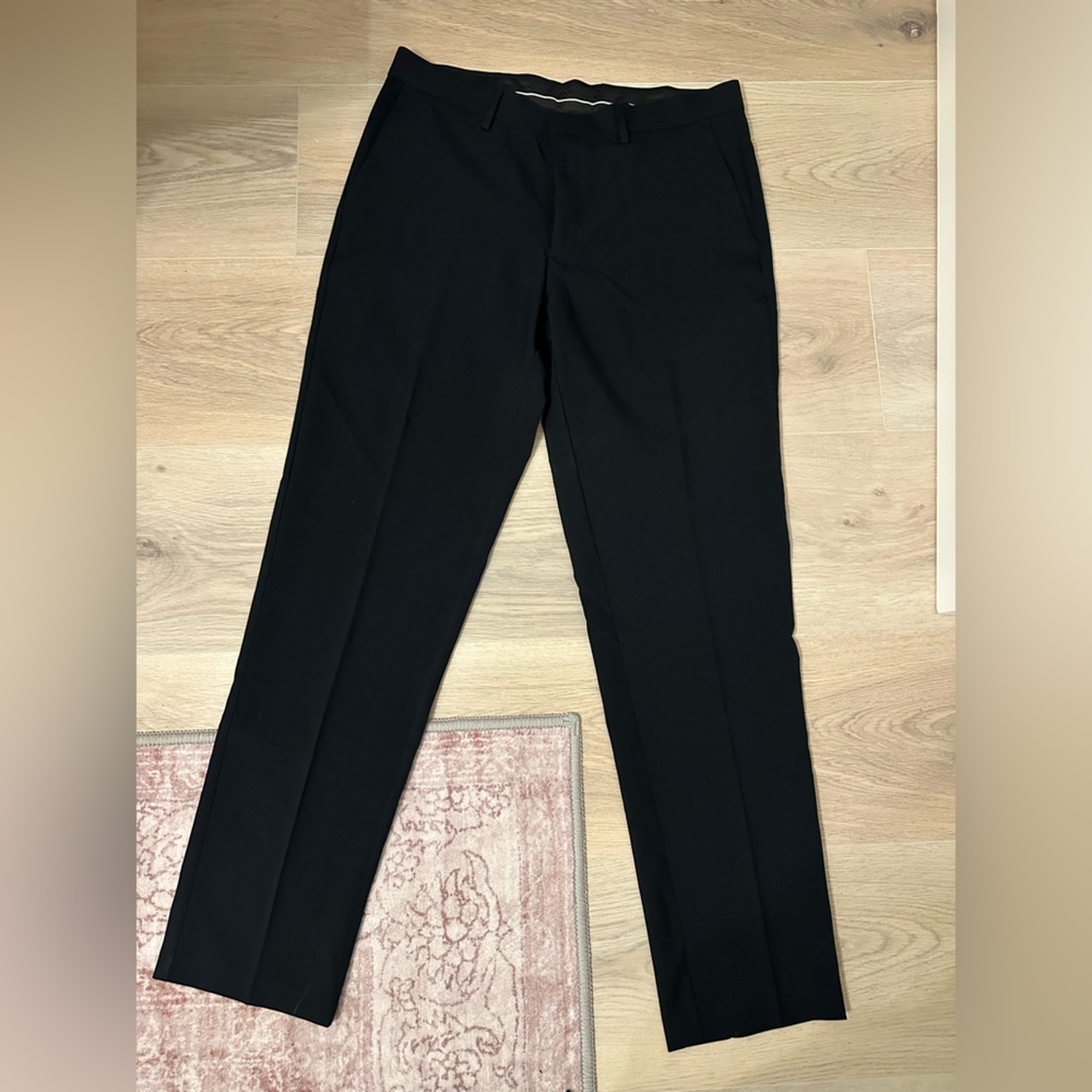 Haggar Men’s Black Slim Fit Dress Pants